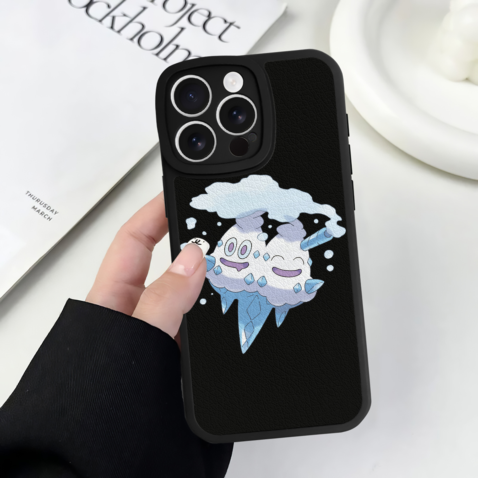 （画像用） ポケットモンスター Pokémon 【iPhone 16シリーズ対応】シリコンスマホケース（レザー調） 材質：シリコン